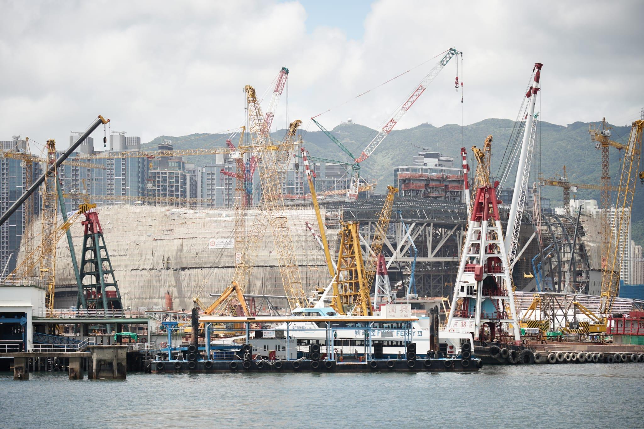 啟德體育園鋼構件全部運抵香港 預計分階段於2024年底前竣工 (李睿哲攝)