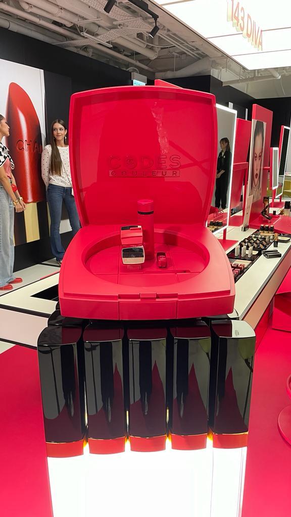 現場有多個巨型打卡位,以CODES COULEUR限量系列的色彩為主題。