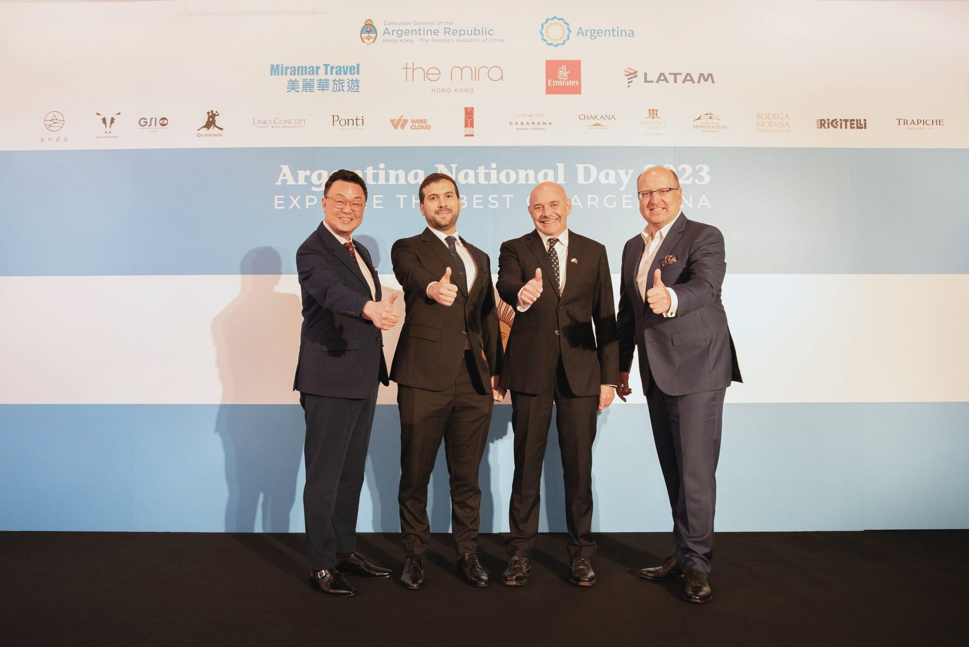 (左起)美麗華旅遊總經理李振庭, 阿聯酋航空香港區域經理 Nasser Bahlooq, 阿根廷駐香港領事館總領事 Gonzalo Sabaté, 美麗華集團酒店及服務式公寓總監 Alexander Wassermann攜手合作推廣阿根廷