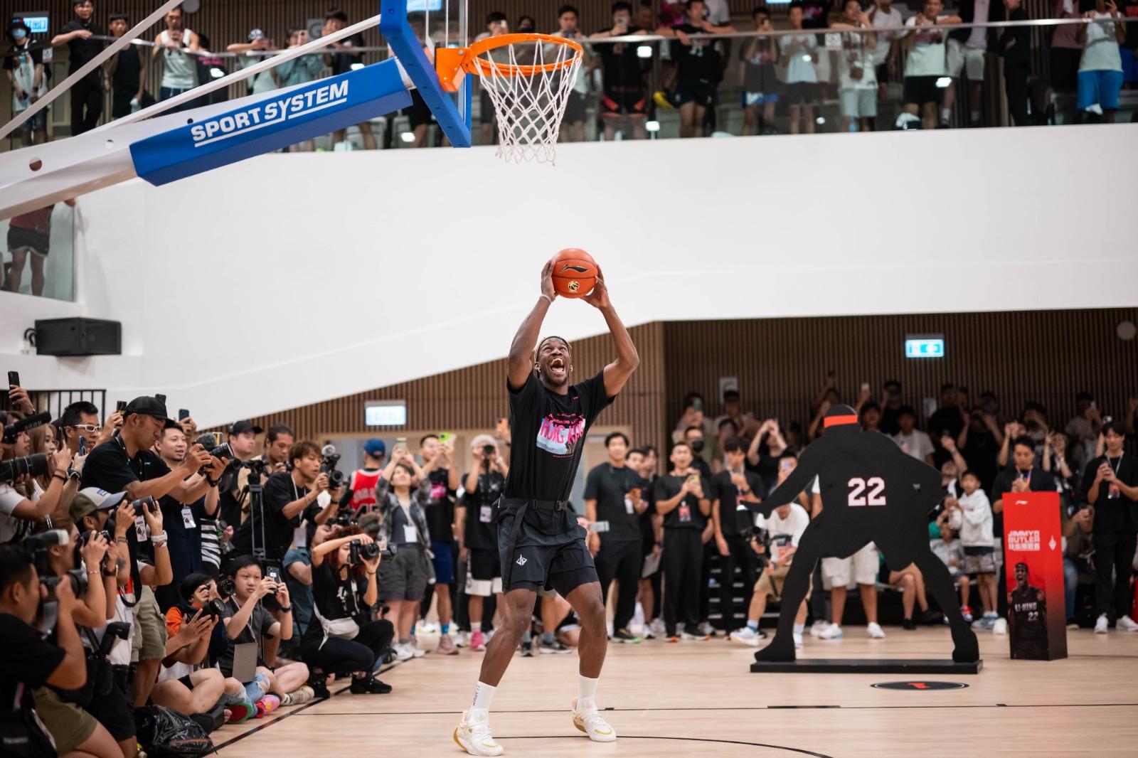 畢拿Jimmy Butler香港技術挑戰賽。(公關提供)