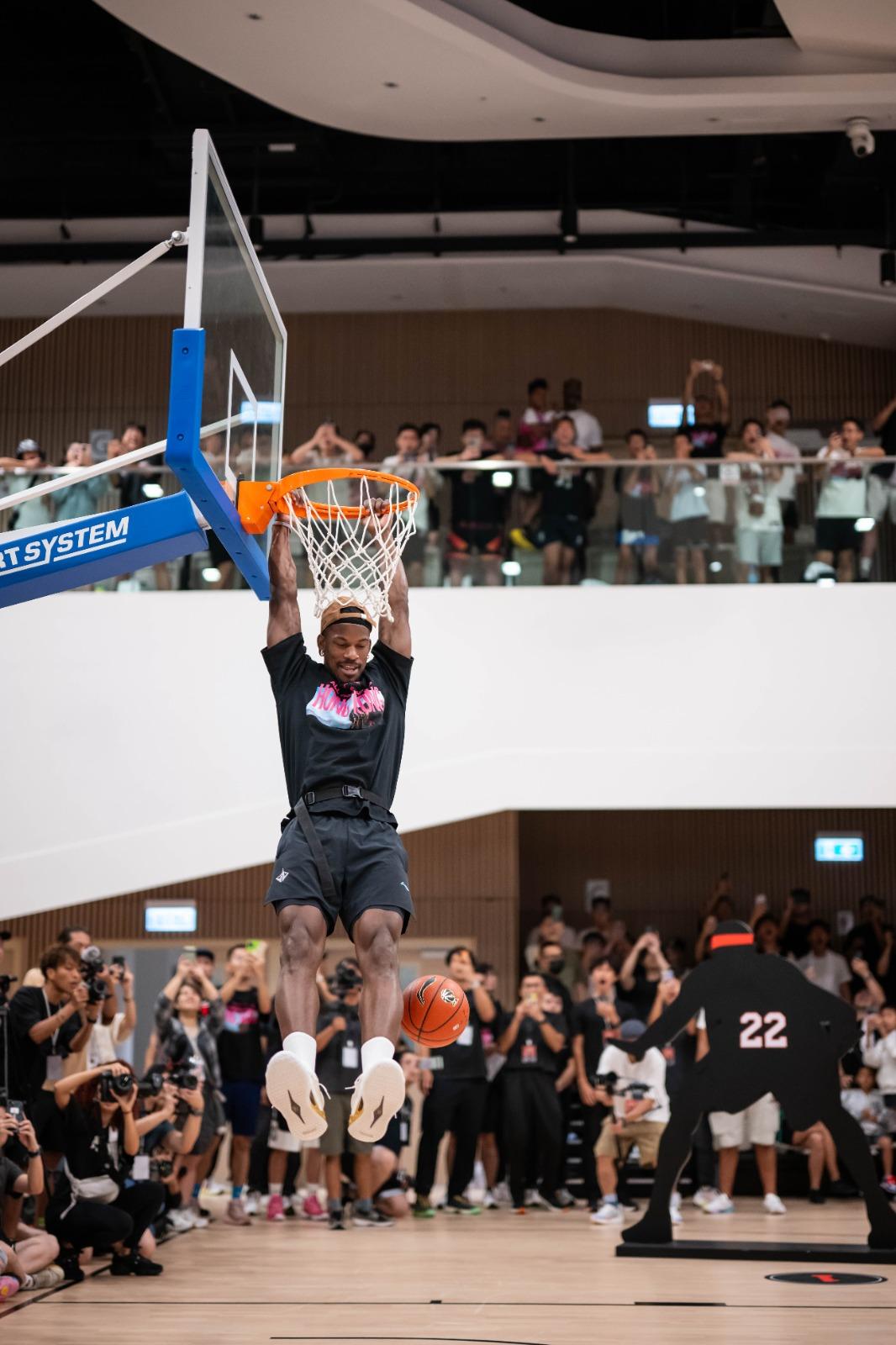 畢拿Jimmy Butler香港技術挑戰賽。(公關提供)