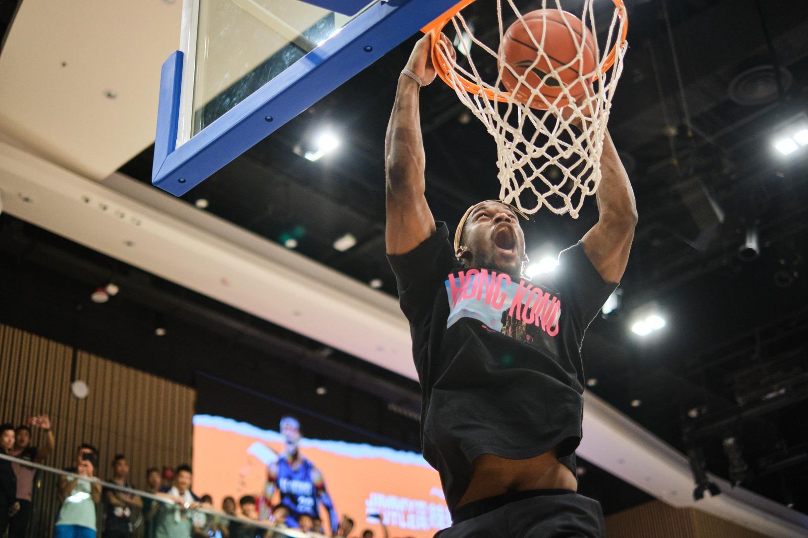 畢拿Jimmy Butler香港技術挑戰賽。(公關提供)