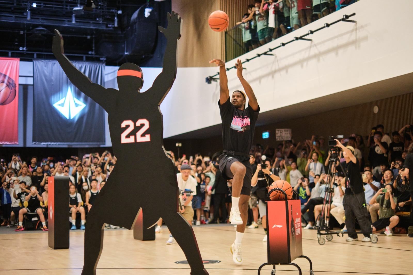 畢拿Jimmy Butler香港技術挑戰賽。(公關提供)