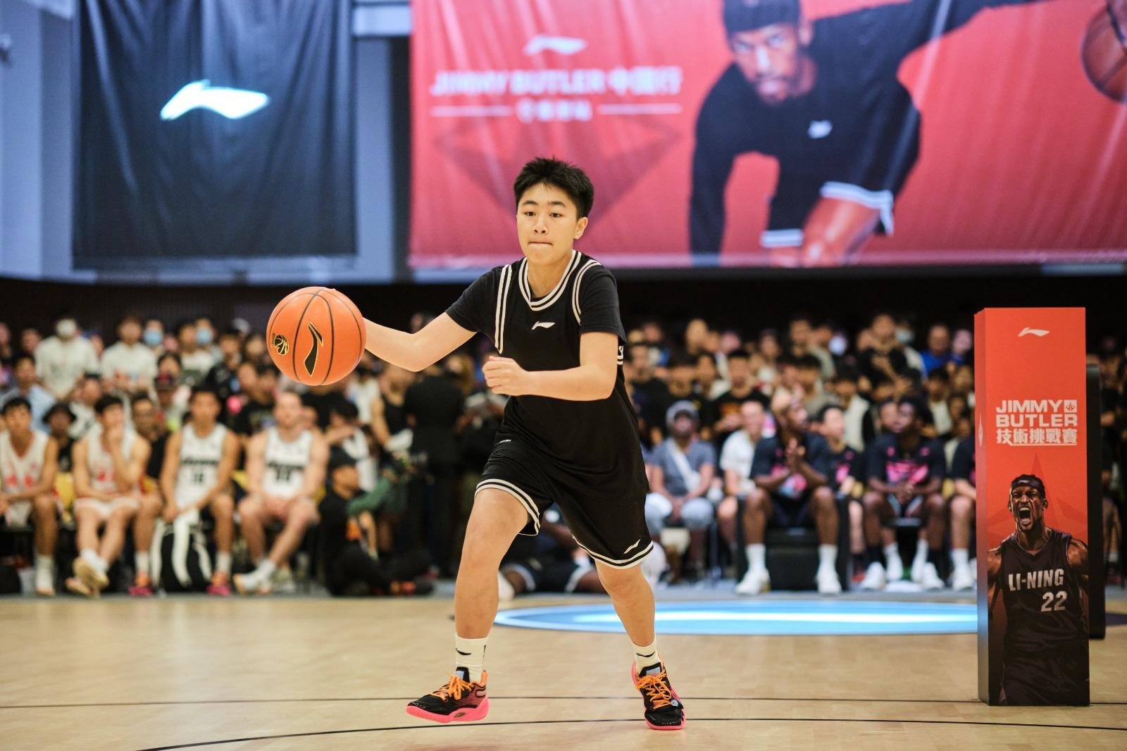 畢拿Jimmy Butler香港技術挑戰賽。(公關提供)