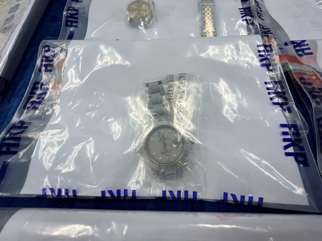 屯門錶行5月遭搶走市值700萬元名錶 警拘9人涉搶劫及處理贓物