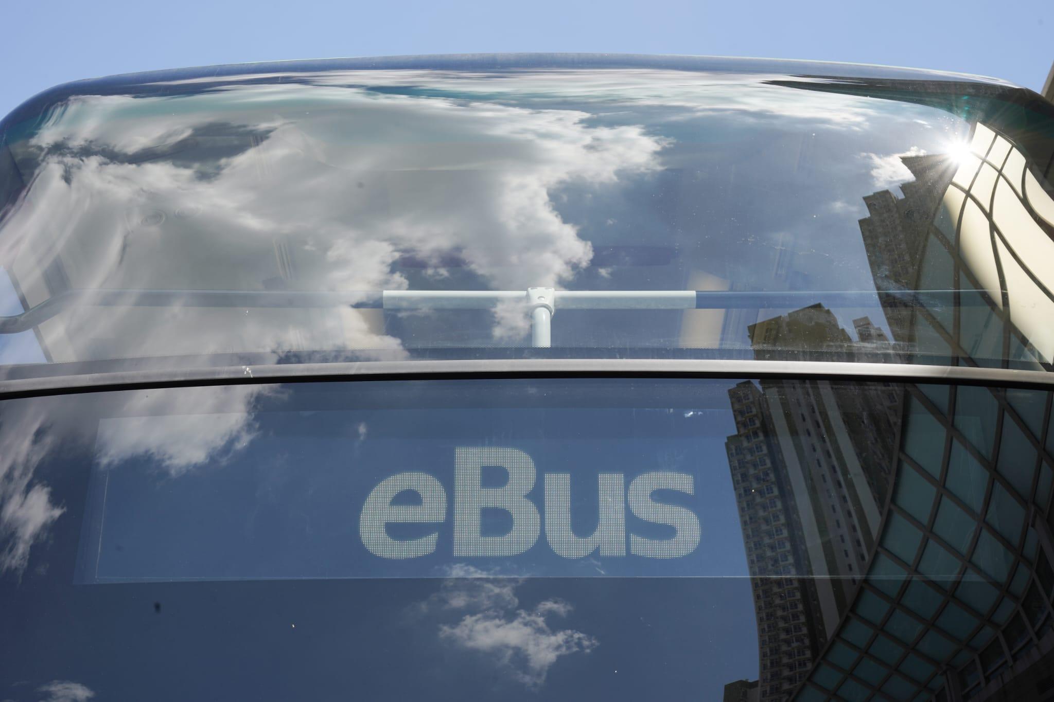 九巴首批純電動雙層巴士投入服務 7月30日起行駛安達臣發展區213M線