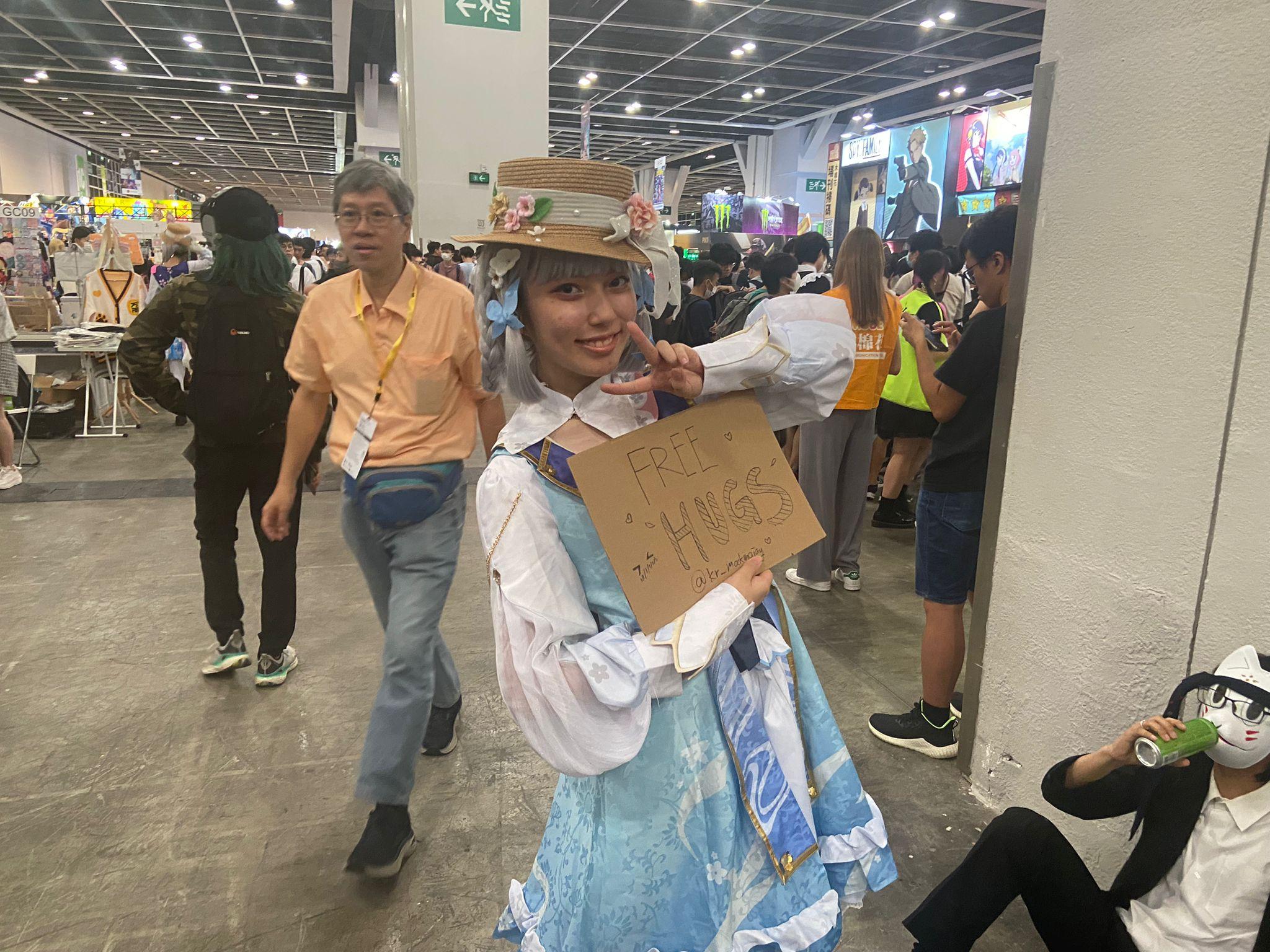 展內人來人往,到處可見盛裝打扮的Cosplayer,吸引不少動漫迷到場拍照 (曾港深攝)