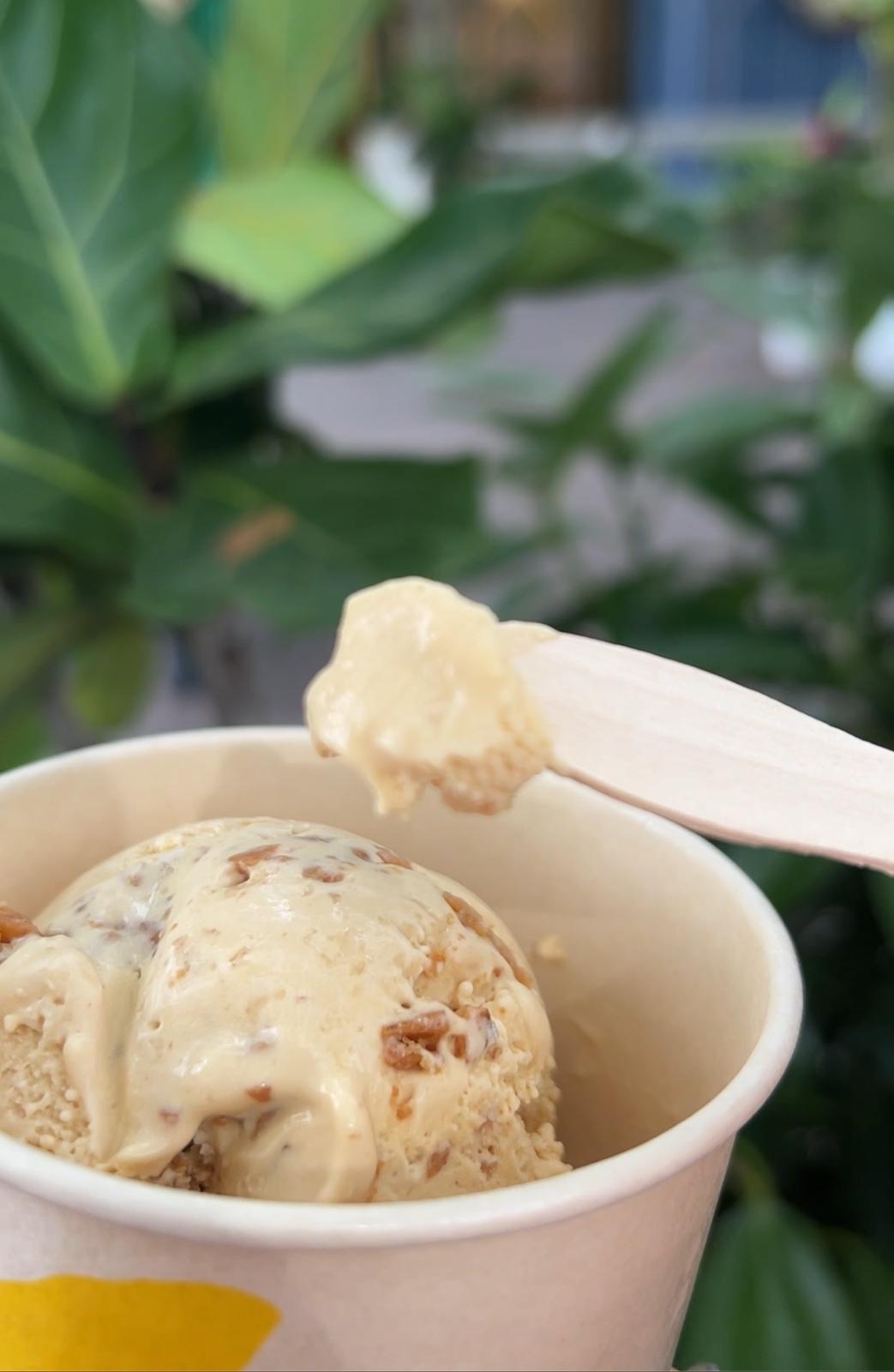 焦糖海鹽雪糕口感綿滑扎實。