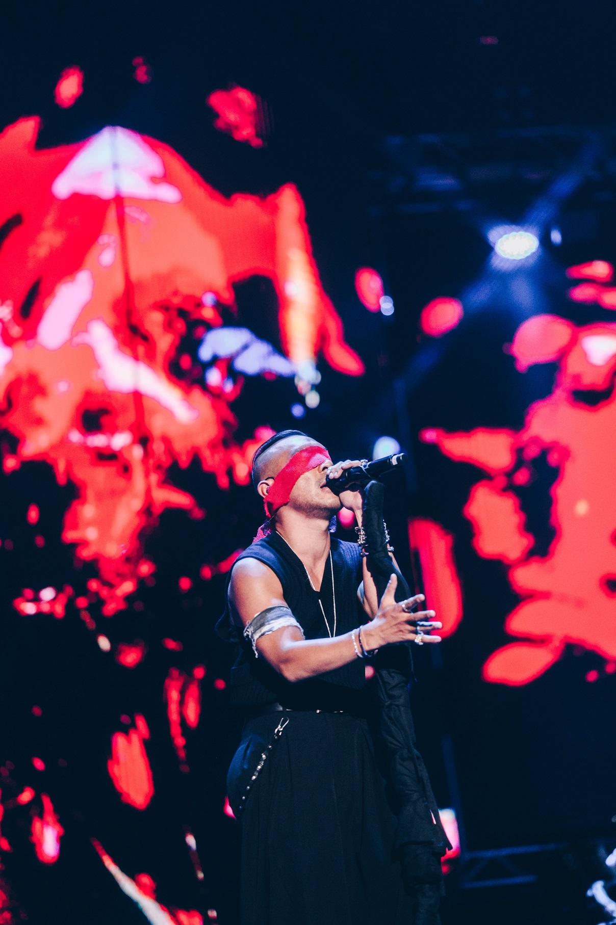 周國賢與麥浚龍首次合作開騷,舉行《852FES Awaken Music Endy Chow • Juno Mak》演唱會。