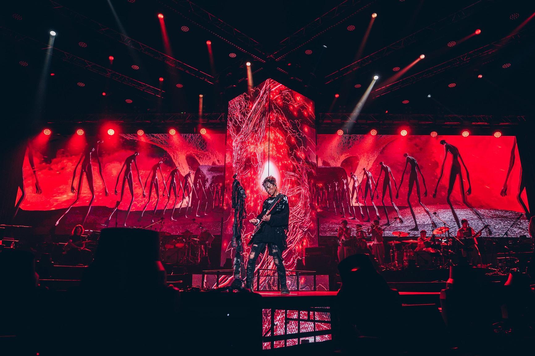 周國賢與麥浚龍首次合作開騷,舉行《852FES Awaken Music Endy Chow • Juno Mak》演唱會。