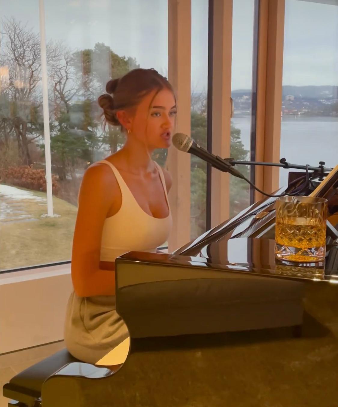 Sophie Stray Spetalen