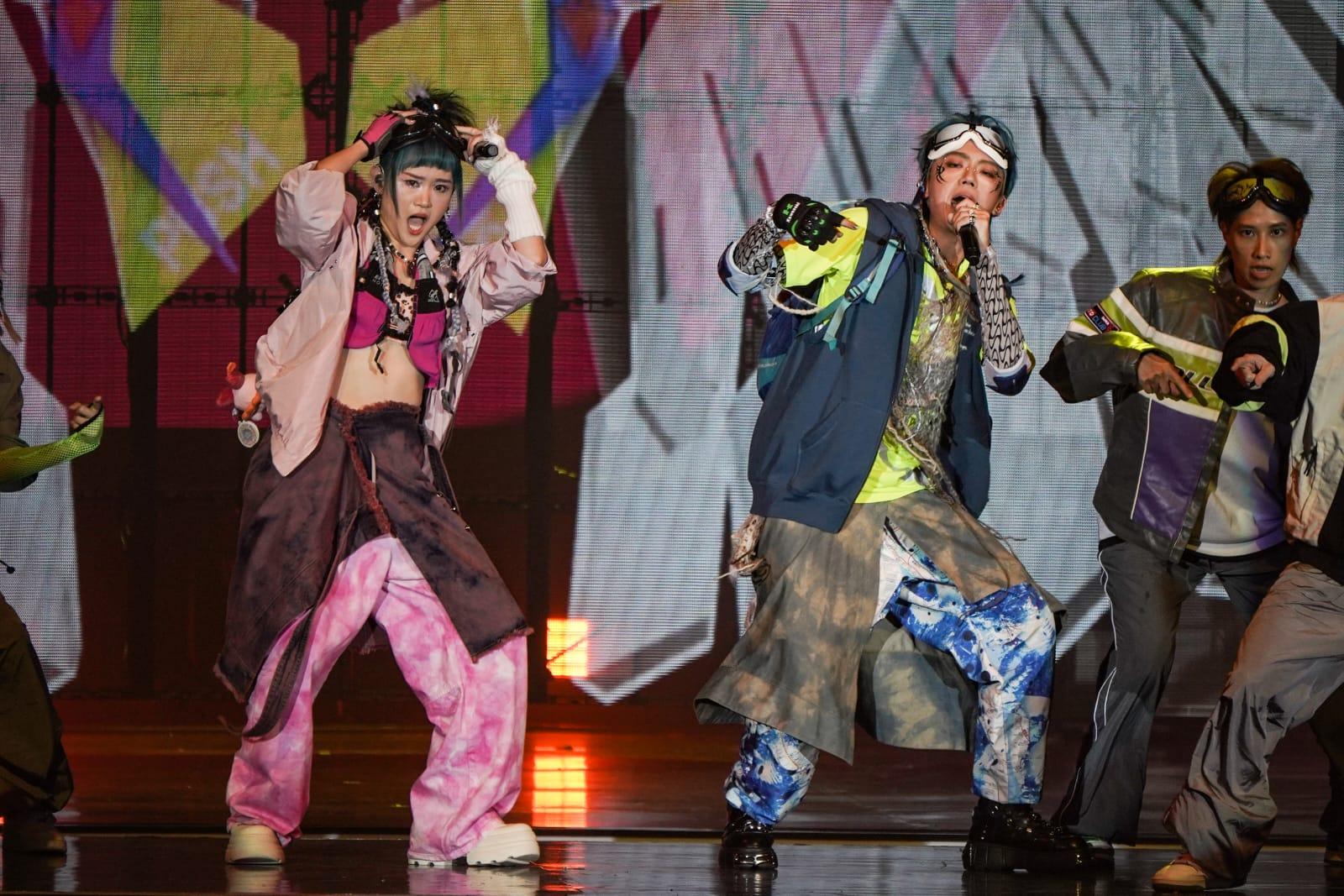 Alfred是Win Win的導師,而KC則是他的排舞老師。