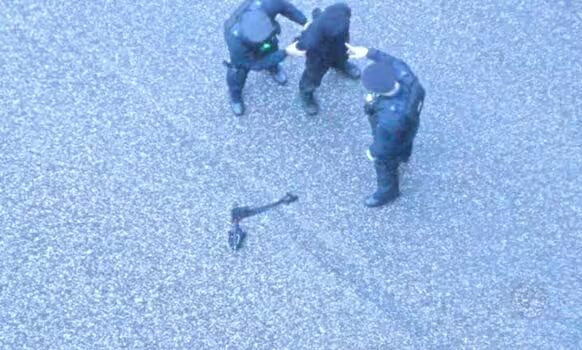 AI危險|被告當日持十字弓出現在溫莎堡範圍被捕。(互聯網)