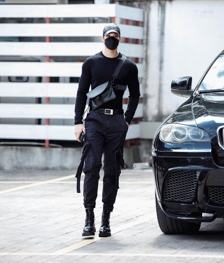 「地表最帥和尚」緬甸26歲男模白因(Paing Takhon)。(互聯網)