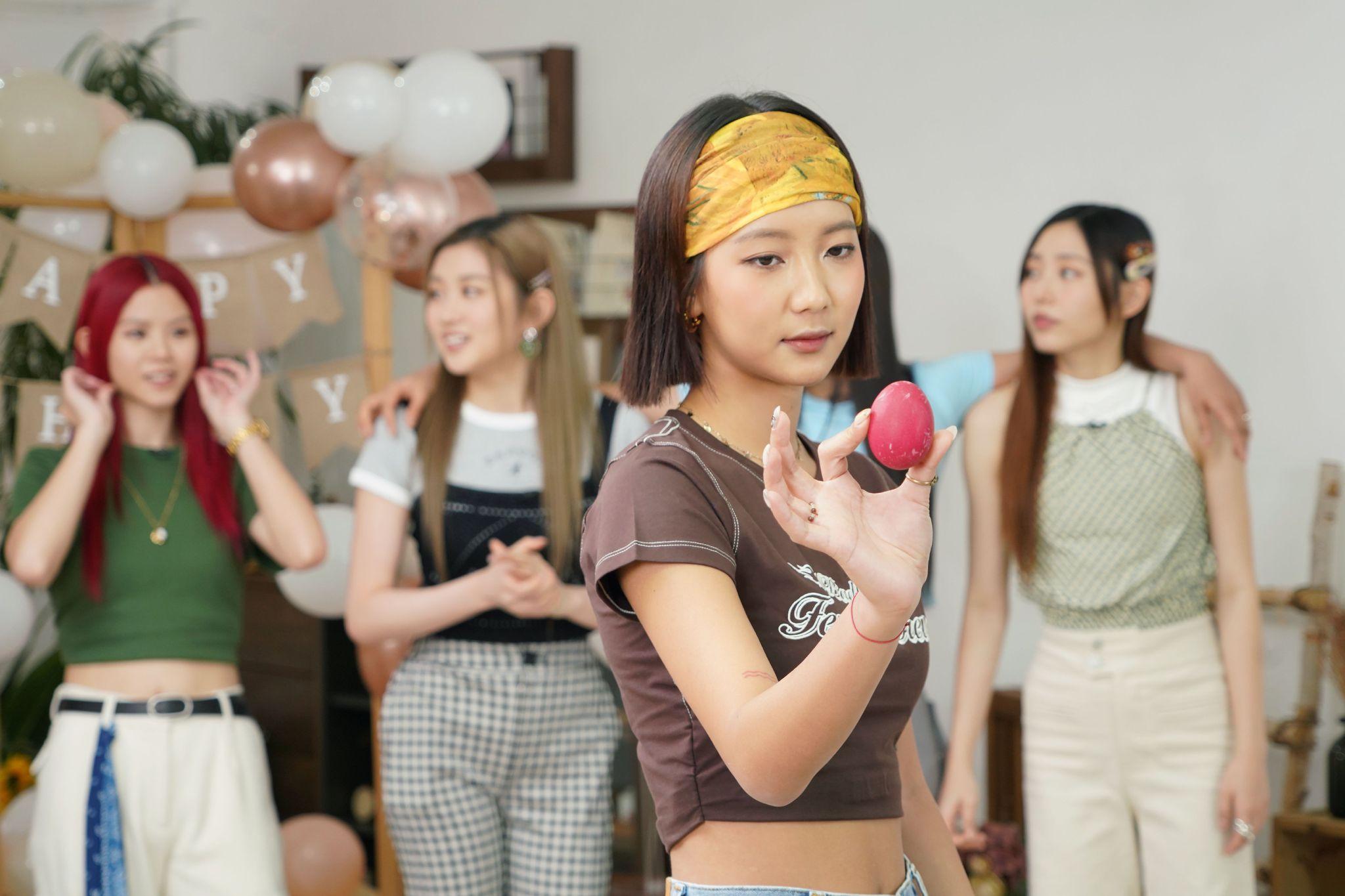 COLLAR推出YouTube頻道「COLLAR COLLECTS」,各成員呈現出最真實一面。