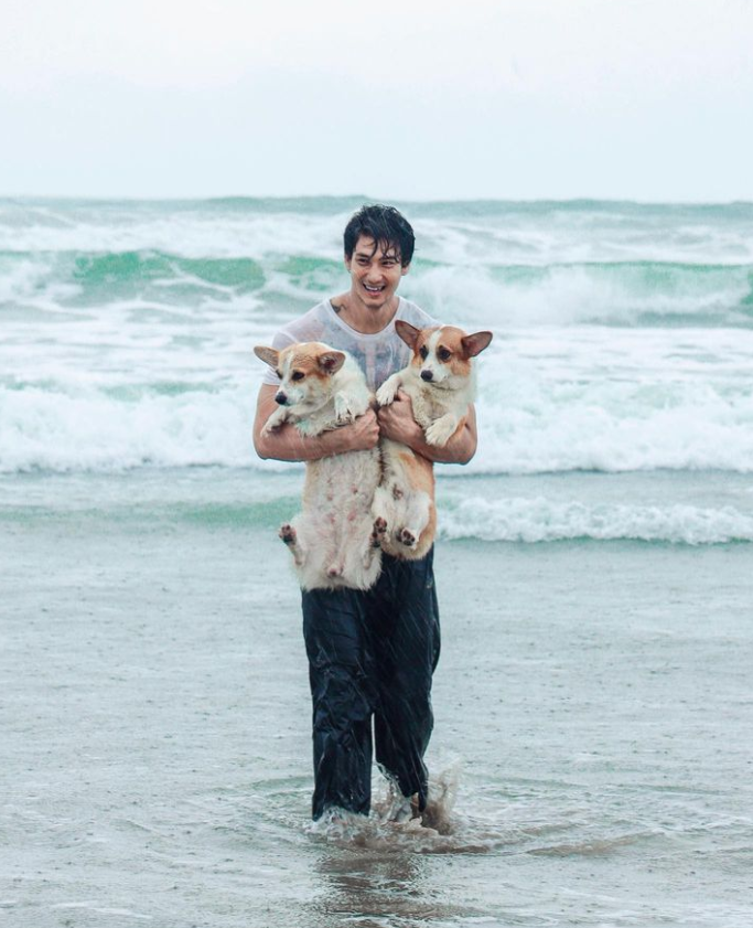 「地表最帥和尚」緬甸26歲男模白因(Paing Takhon)。(互聯網)