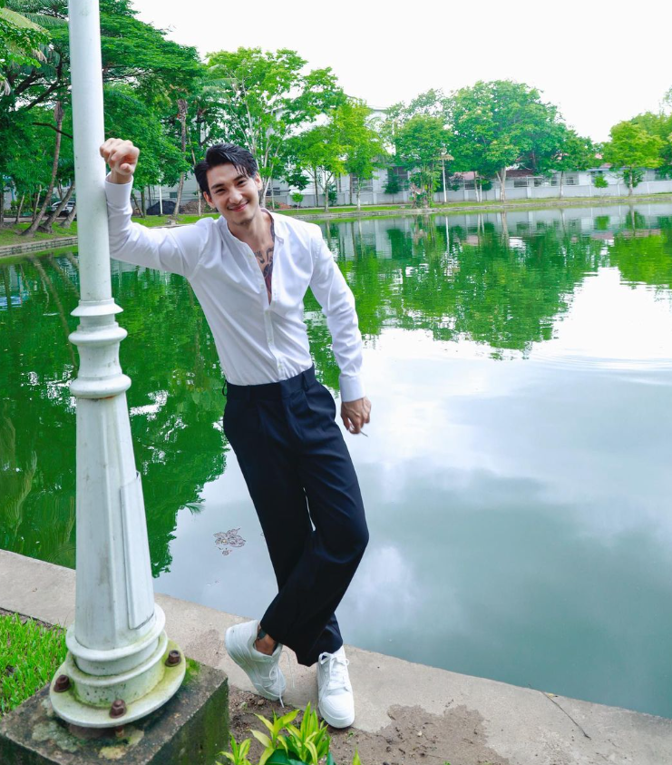 「地表最帥和尚」緬甸26歲男模白因(Paing Takhon)。(互聯網)