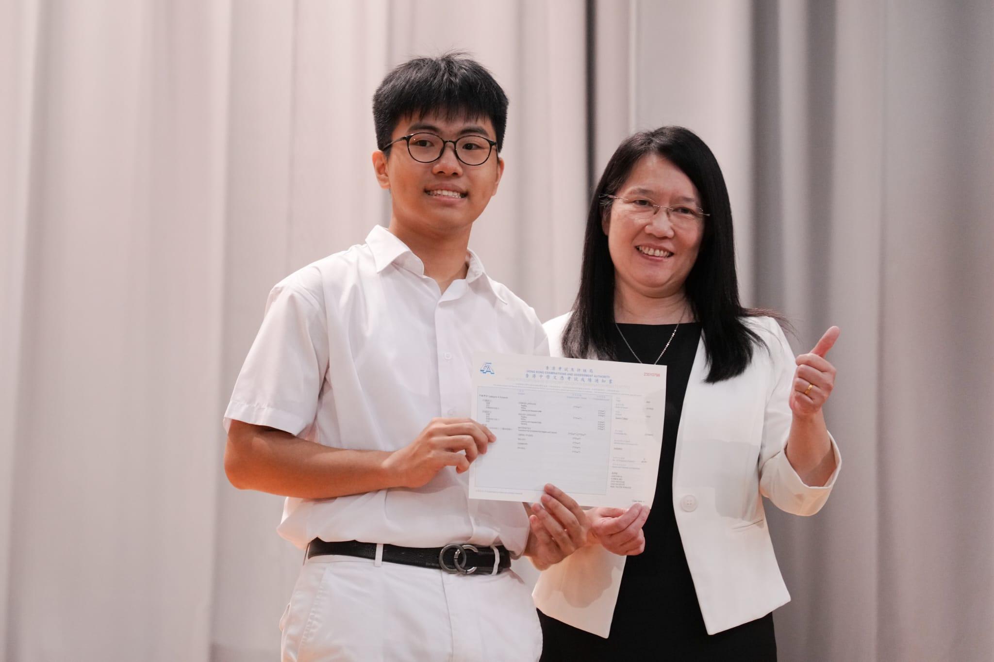 皇仁書院今年誕生一名男狀元,該校學生羅澤嘉更是「超級狀元」。(李睿哲攝)