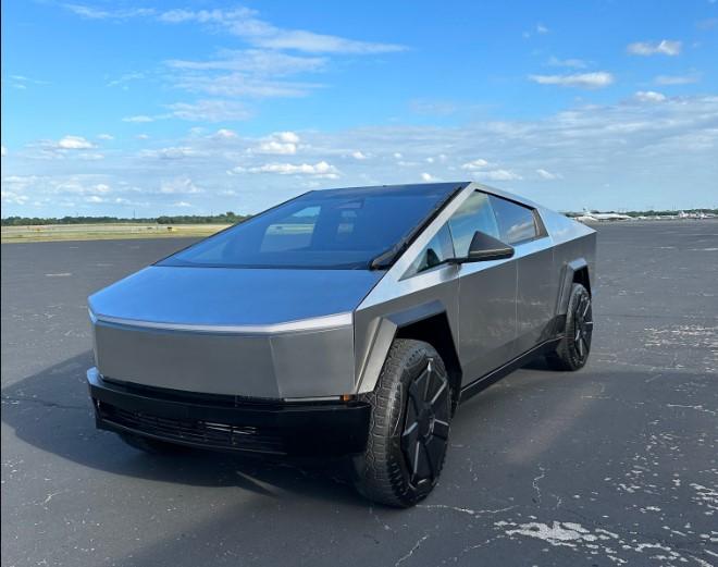 預測|Tesla首架Cybertruck面世 股價最牛可見……