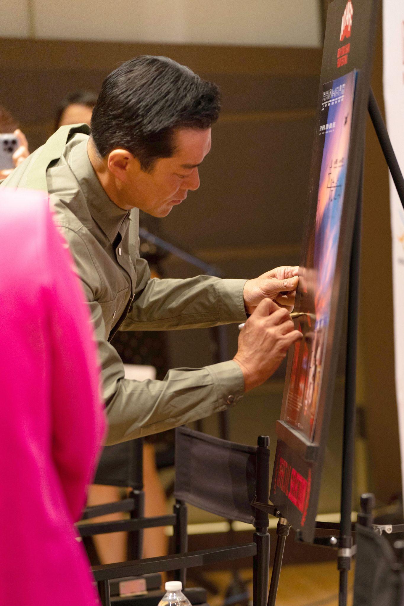 古天樂飛抵紐約出席頒獎禮,於當地分享獲獎感受及對香港影圈的展望。