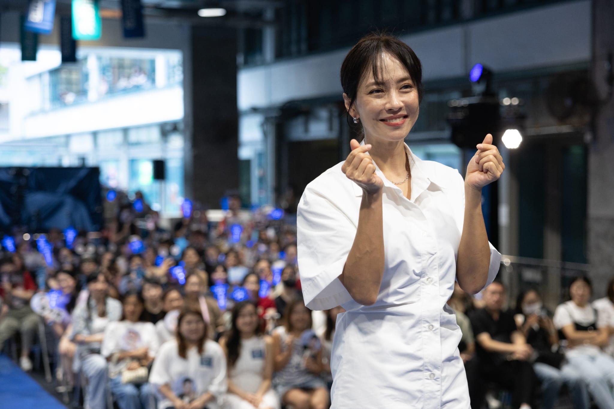 宋智孝現身中環PMQ,獲代言的美容品牌舉行大型粉絲見面會。 (蘇文傑攝)