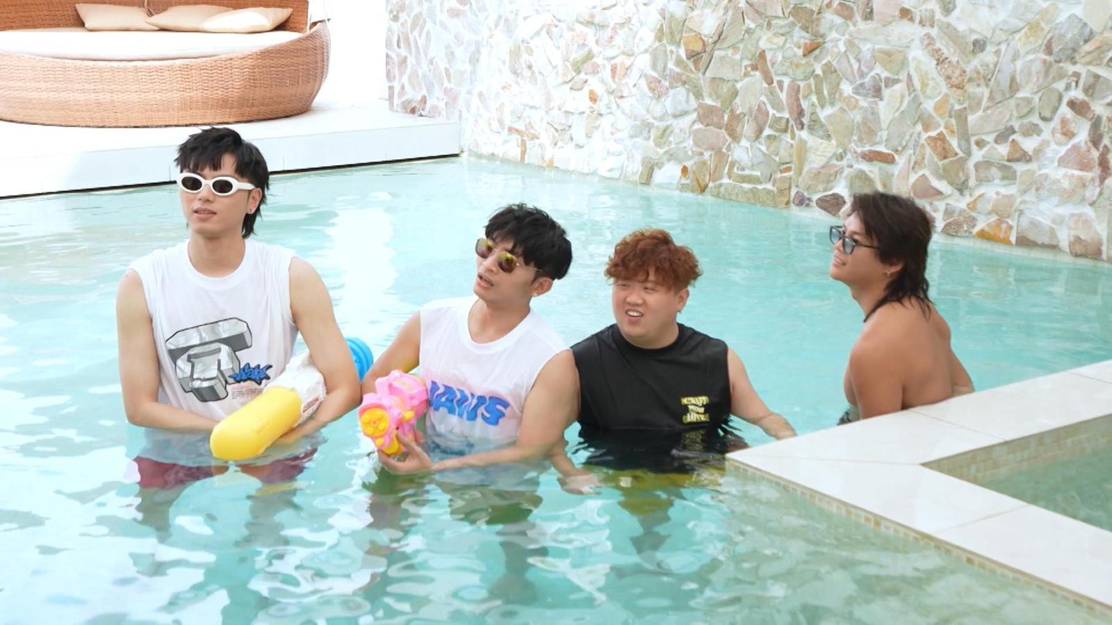 ERROR攜女伴一起去宿營,共度兩日一夜。