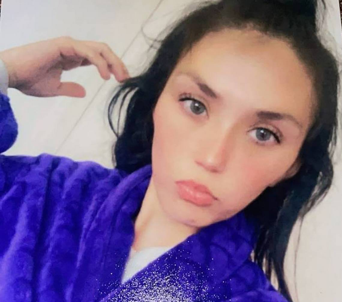 慘被鏟草機輾碎的查維茲。(互聯網)