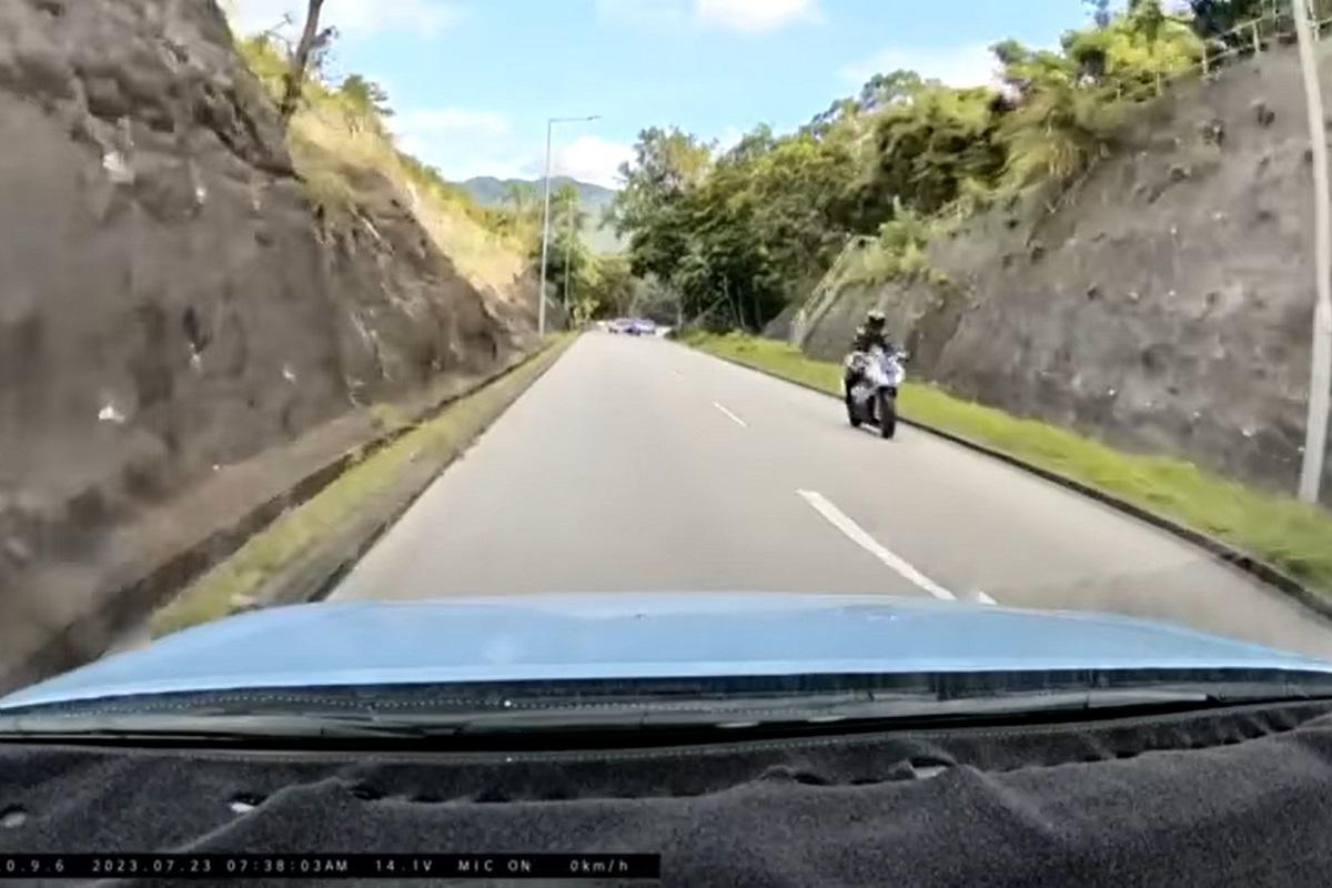 新娘潭路早上發生9車連環相撞,車Cam影片顯示對面有車突逆線爬頭。(網上片段截圖)