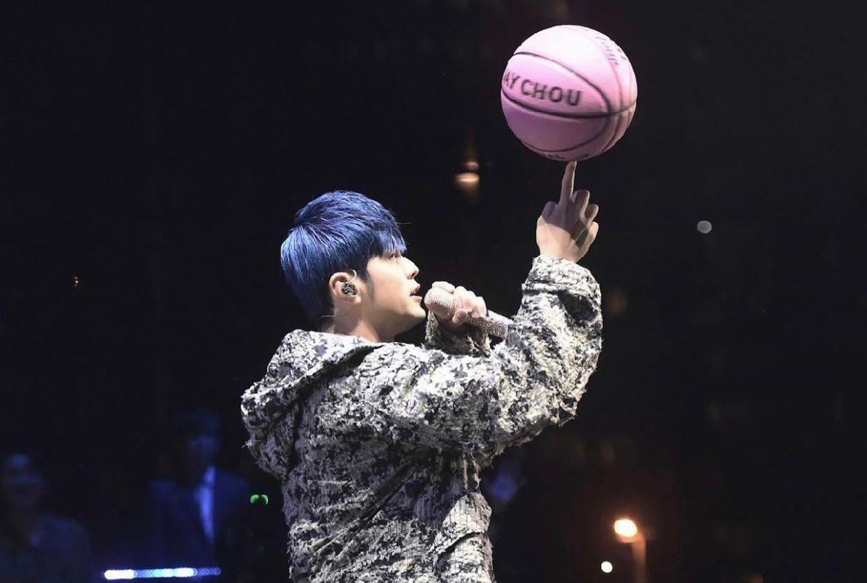 周杰倫概念股|巨星傳奇錄超額認購近12倍,一手中籤率達3成。