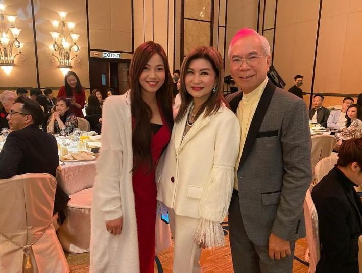 李龍基跟Chris出雙入對,今次受訪更分享跟未婚妻相識經過。