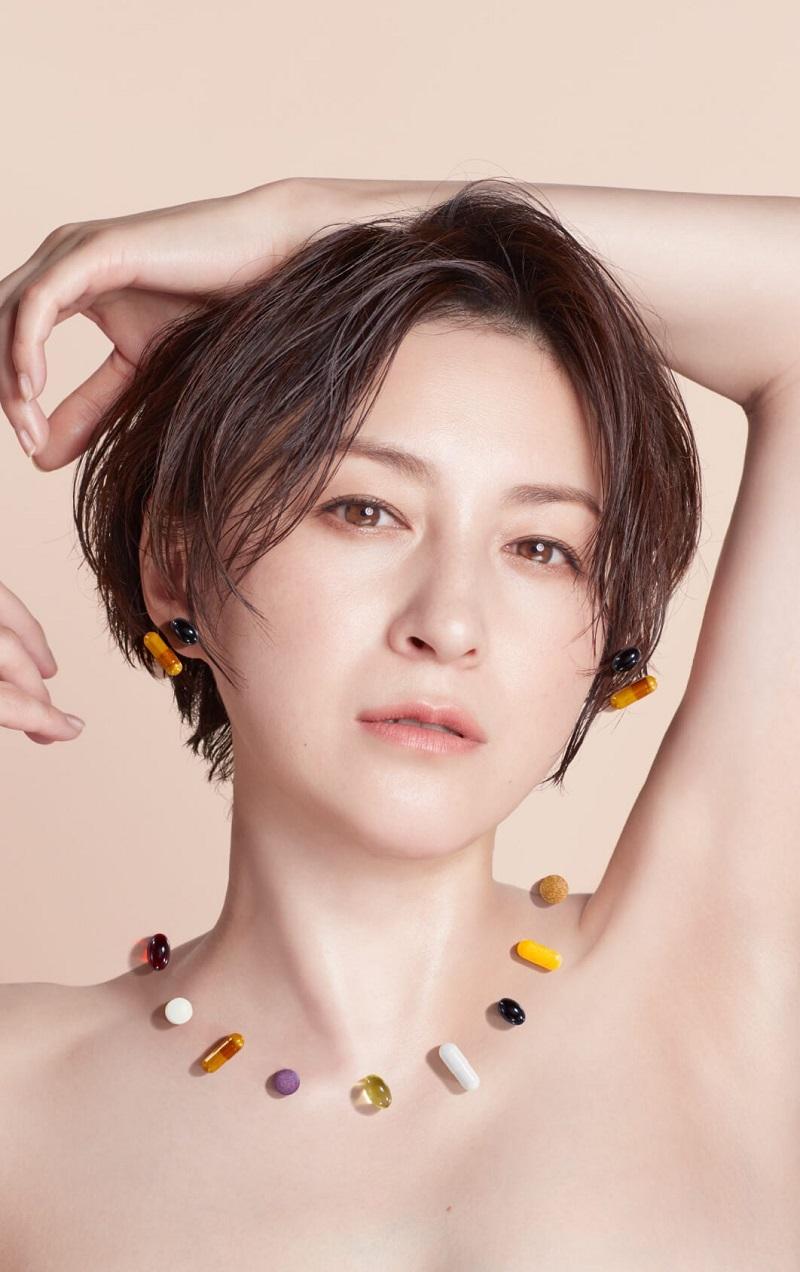 剛度過43歲仍然咁靚,唔怪得咁旺桃花。