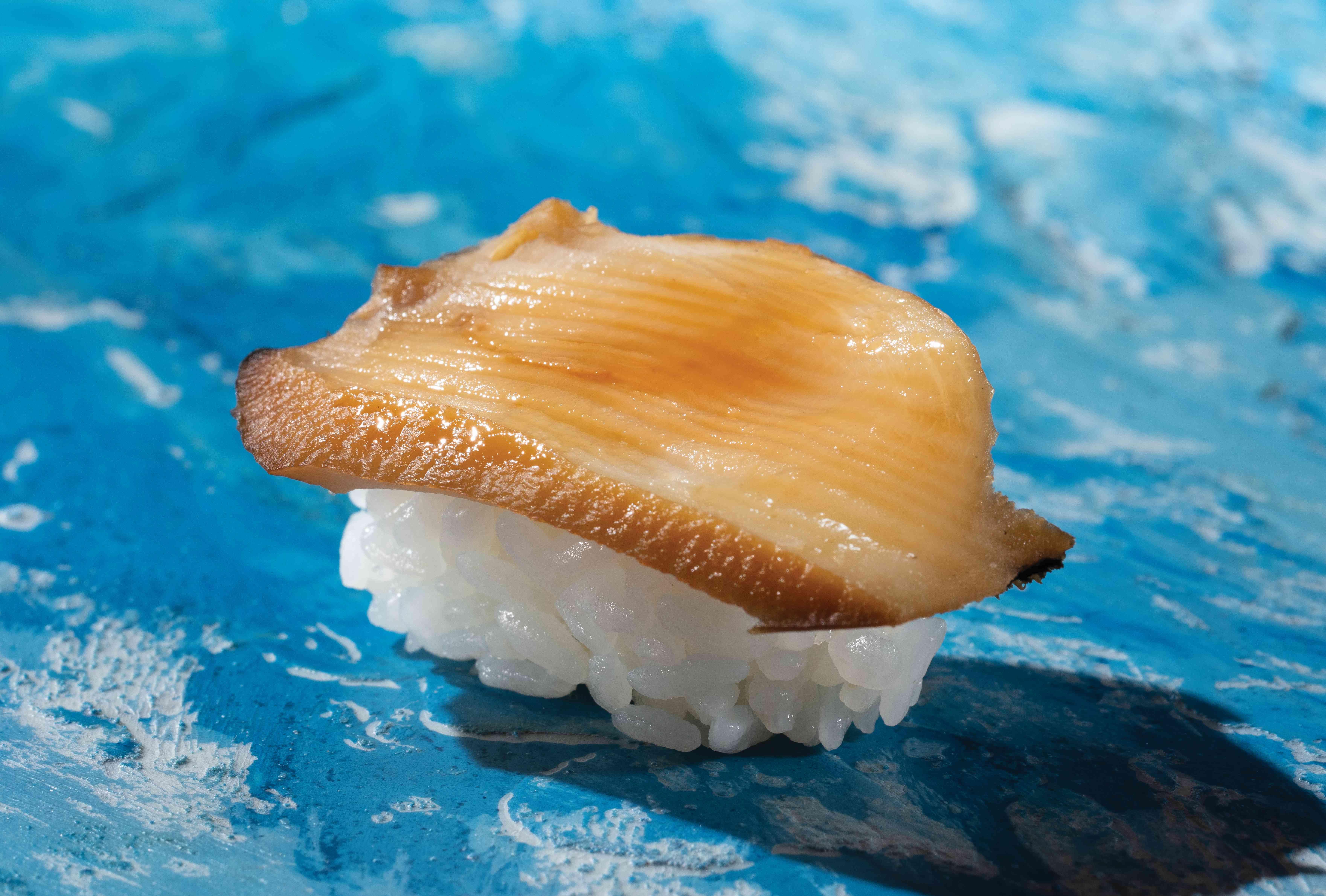 自家製磯煮鮑魚壽司(澳洲)($48/件)