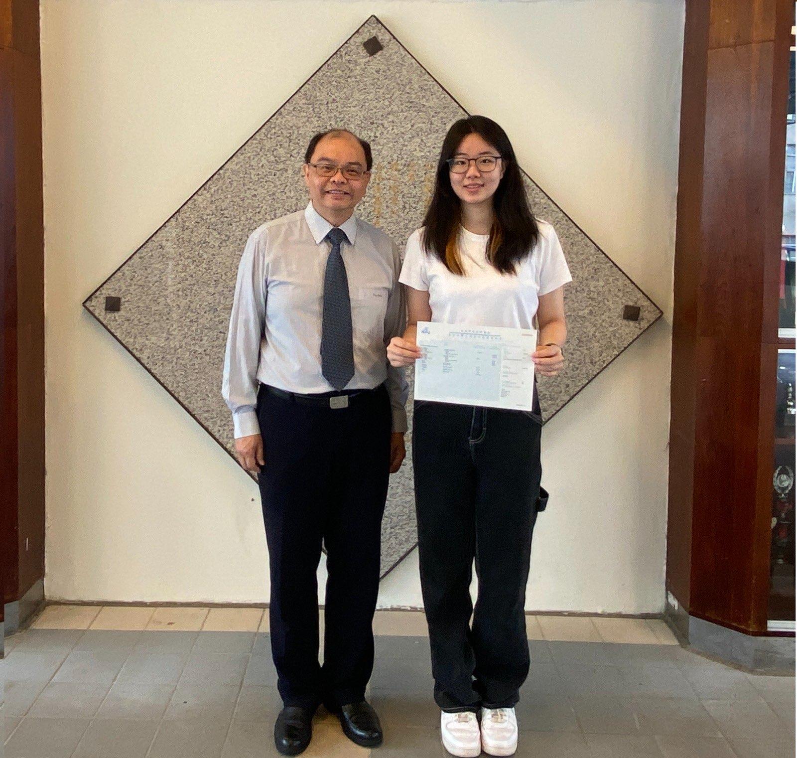 DSE放榜2023|紡織學會美國商會胡漢輝中學新來港學生梁欣儀考獲五科30分 立志成為出色老師回饋社會