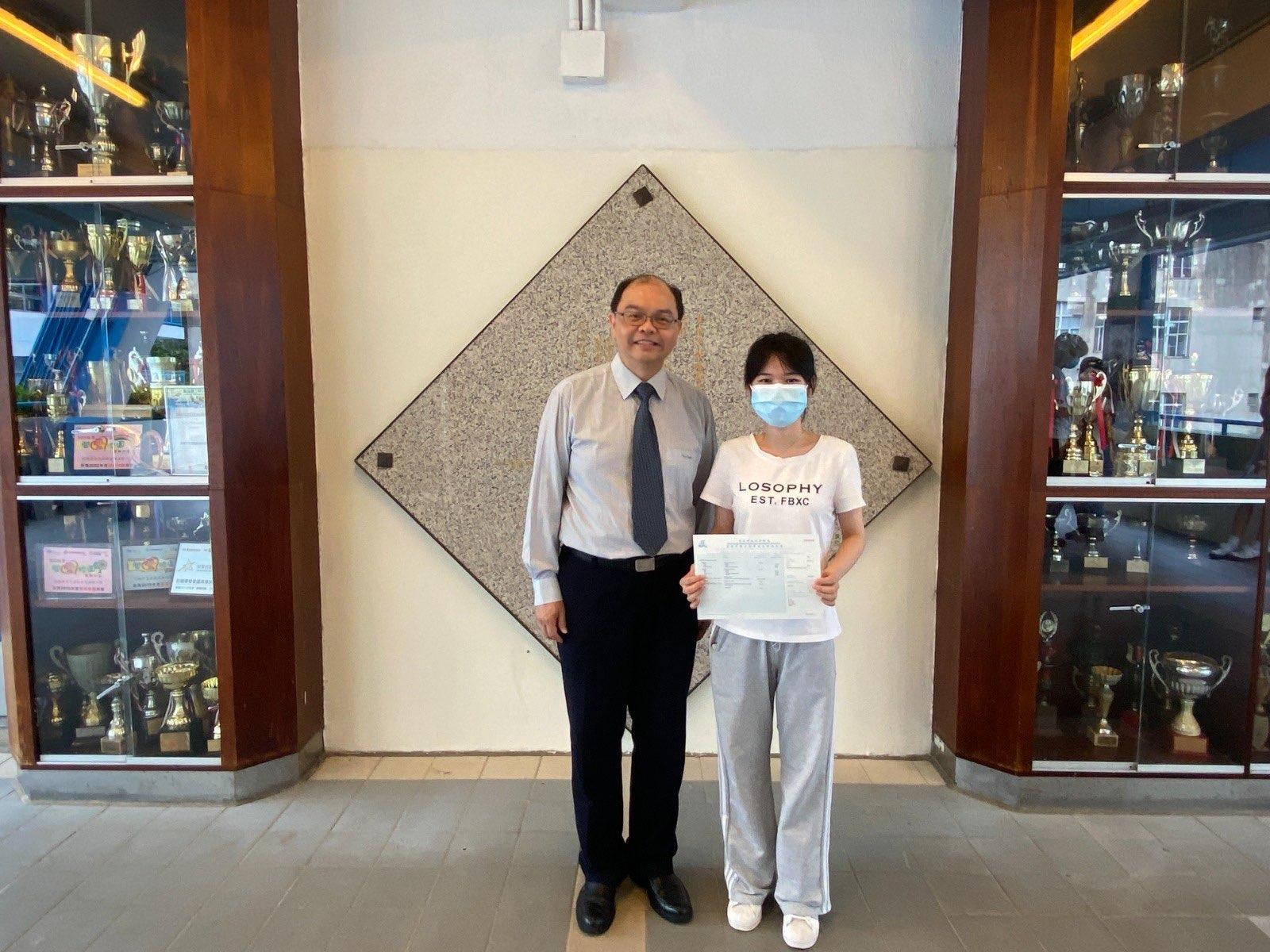 鄔淑淇同學已透過獲得香港大學理學院取錄(紡織學會美國商會胡漢輝中學提供)