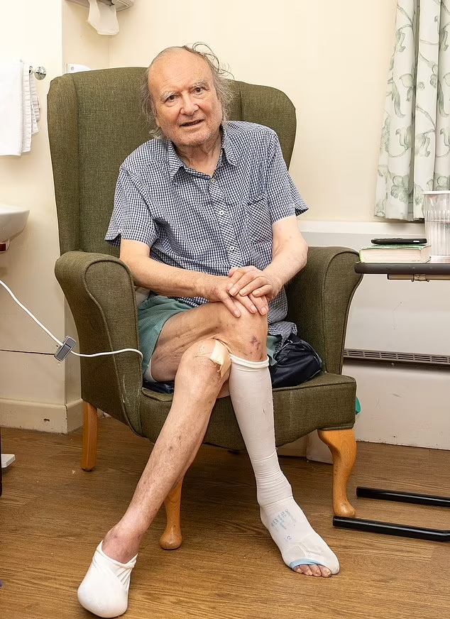 他留院兩個月後終可出院。(互聯網)