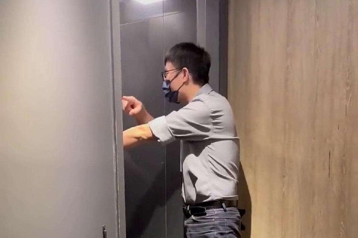 5名女子疑「人有三急」硬闖男洗手間,遭快餐店經理發現後被驅趕。(網民Gary Knight@FB群組「香港突發事故報料區及討論區」影片截圖)