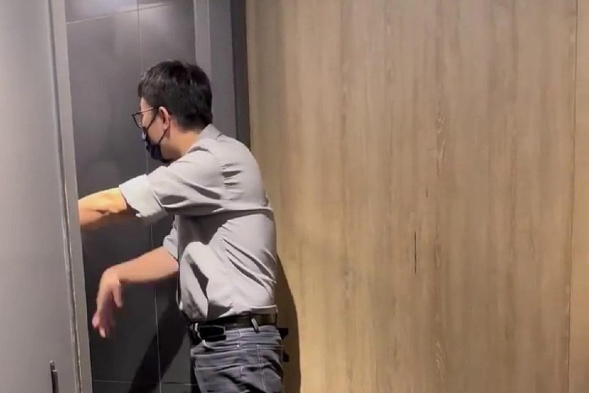 5名女子疑「人有三急」硬闖男洗手間,遭快餐店經理發現後被驅趕。(網民Gary Knight@FB群組「香港突發事故報料區及討論區」影片截圖)