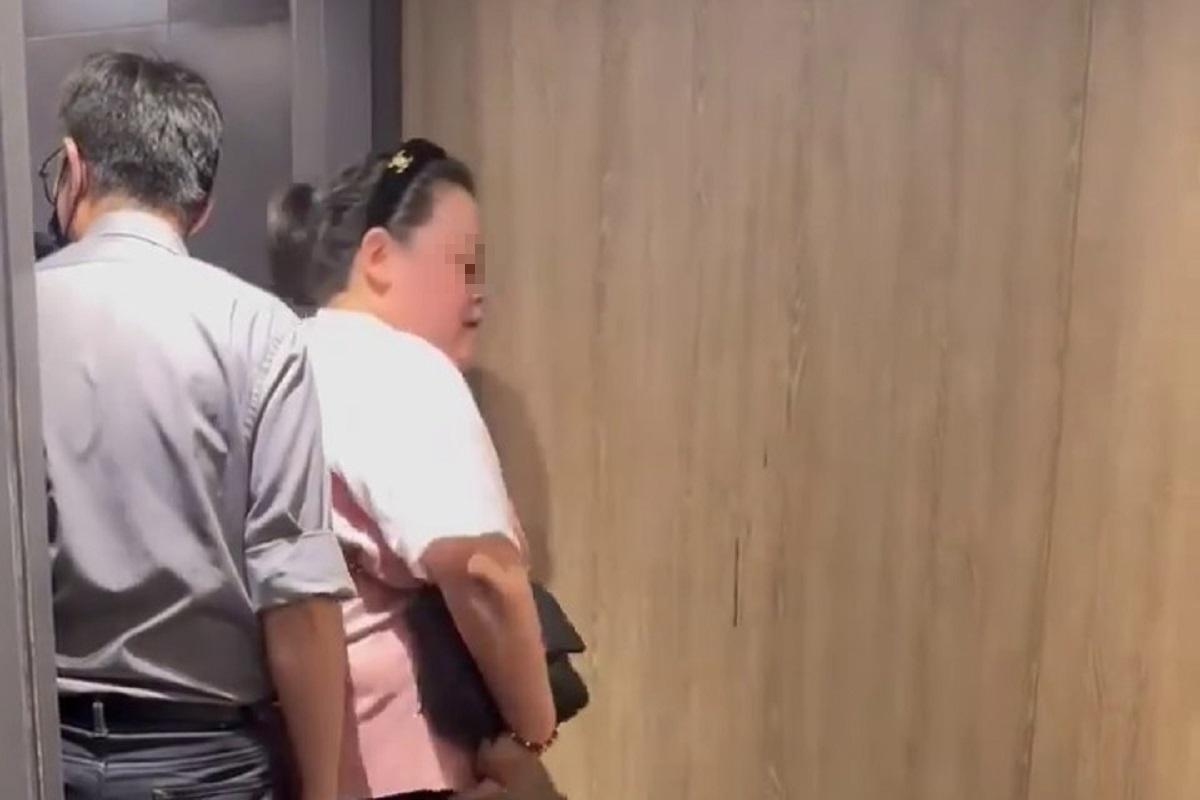 5名女子疑「人有三急」硬闖男洗手間,遭快餐店經理發現後被驅趕。(網民Gary Knight@FB群組「香港突發事故報料區及討論區」影片截圖)