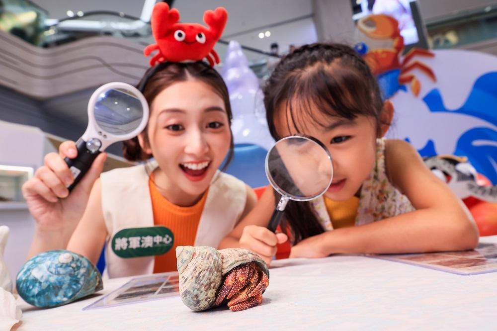 暑假好去處│「一日館長」由專業料理員帶領下照顧蟹的起居飲食,近距離接觸小動物,增強同理心並學懂愛護環境。