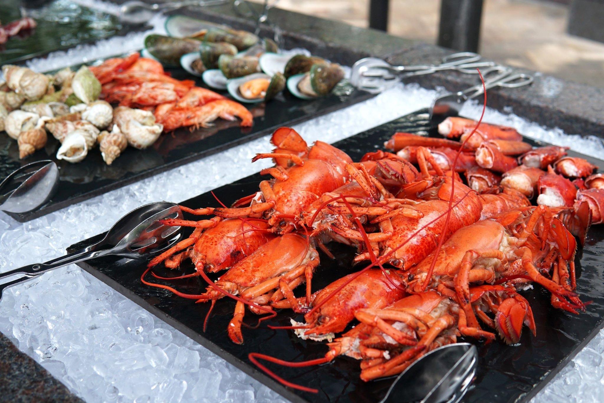 香港君悅酒店The Grill買二送二 露天池畔餐廳燒烤自助晚餐