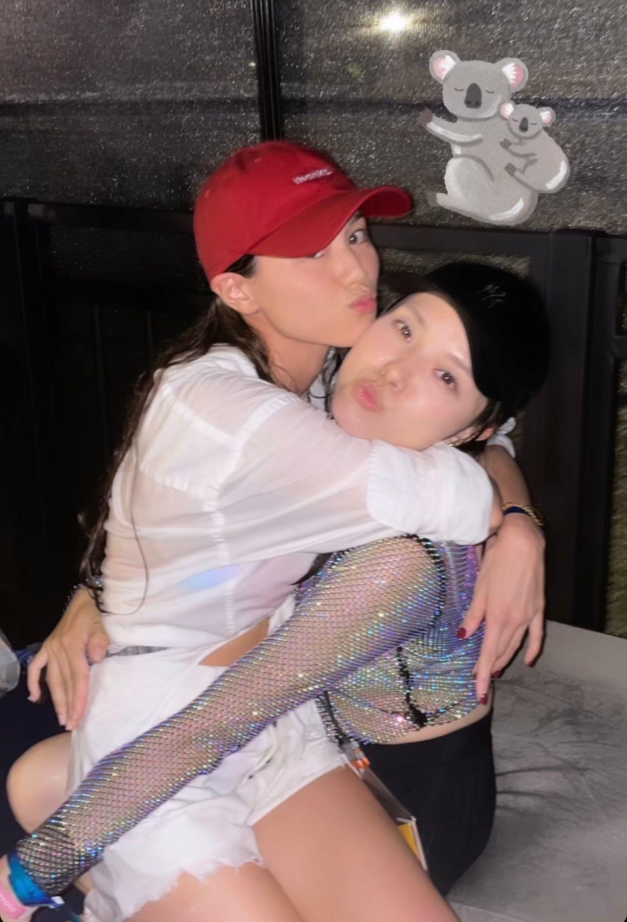 周秀娜玩到濕身,相當盡興。