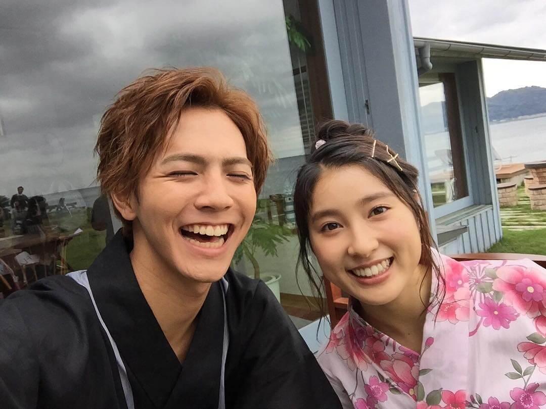 土屋太鳳於今年元旦宣布跟秘戀5年的片寄涼太奉子成婚。