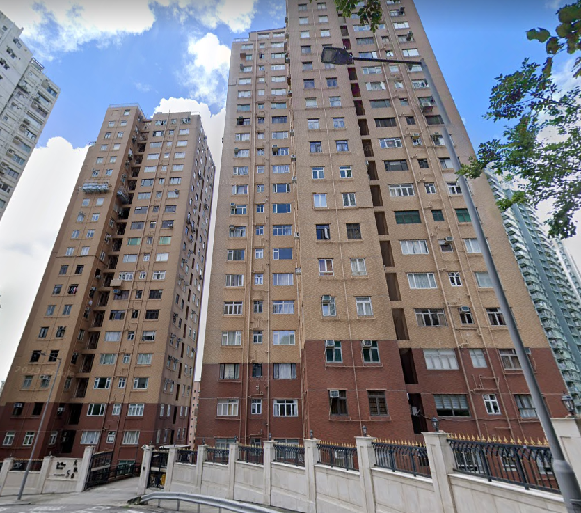 大坑台位處渣甸山地段,居住環境清靜。