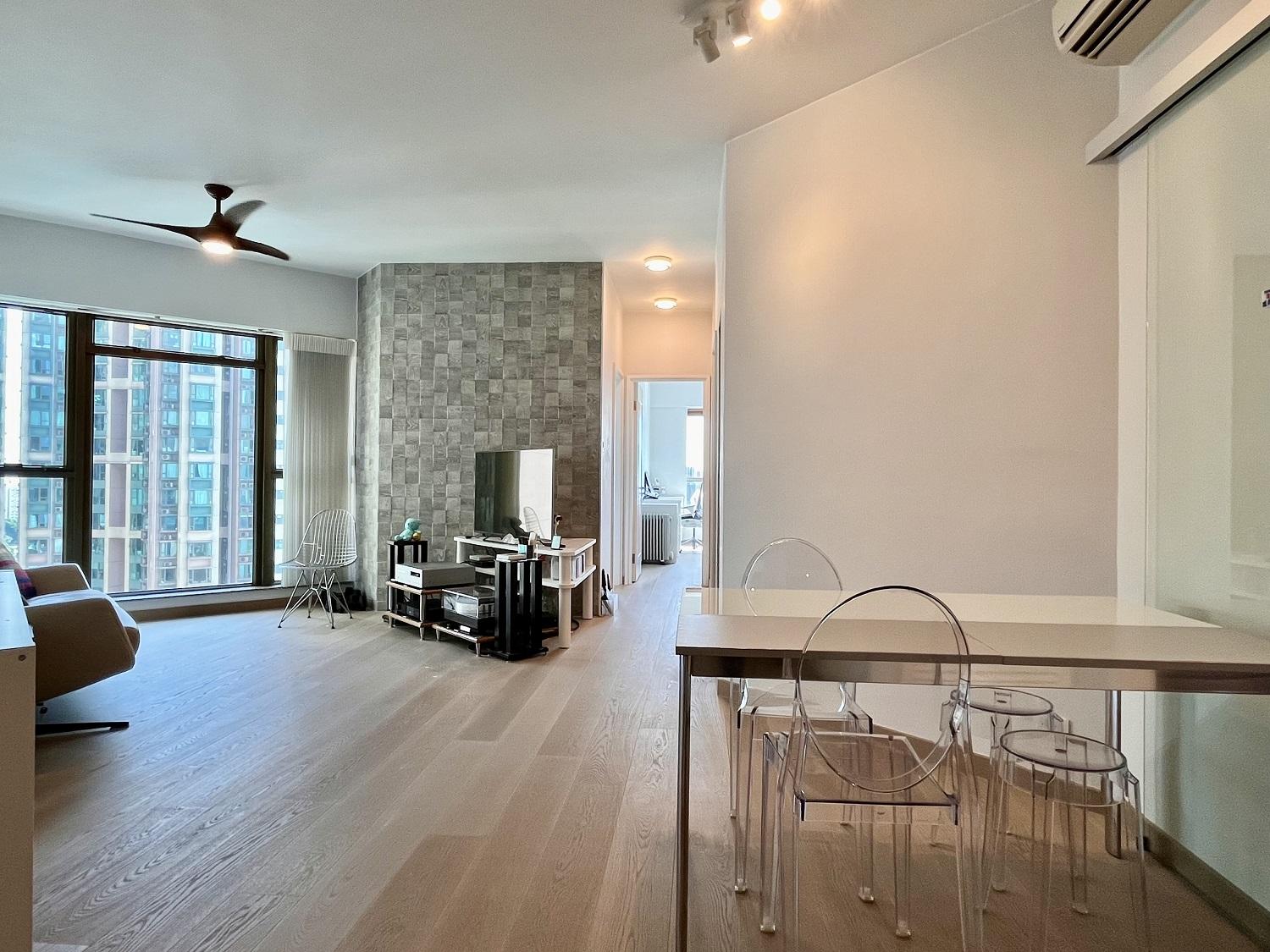 大廳間隔不算四正,但空間足,容易擺位。