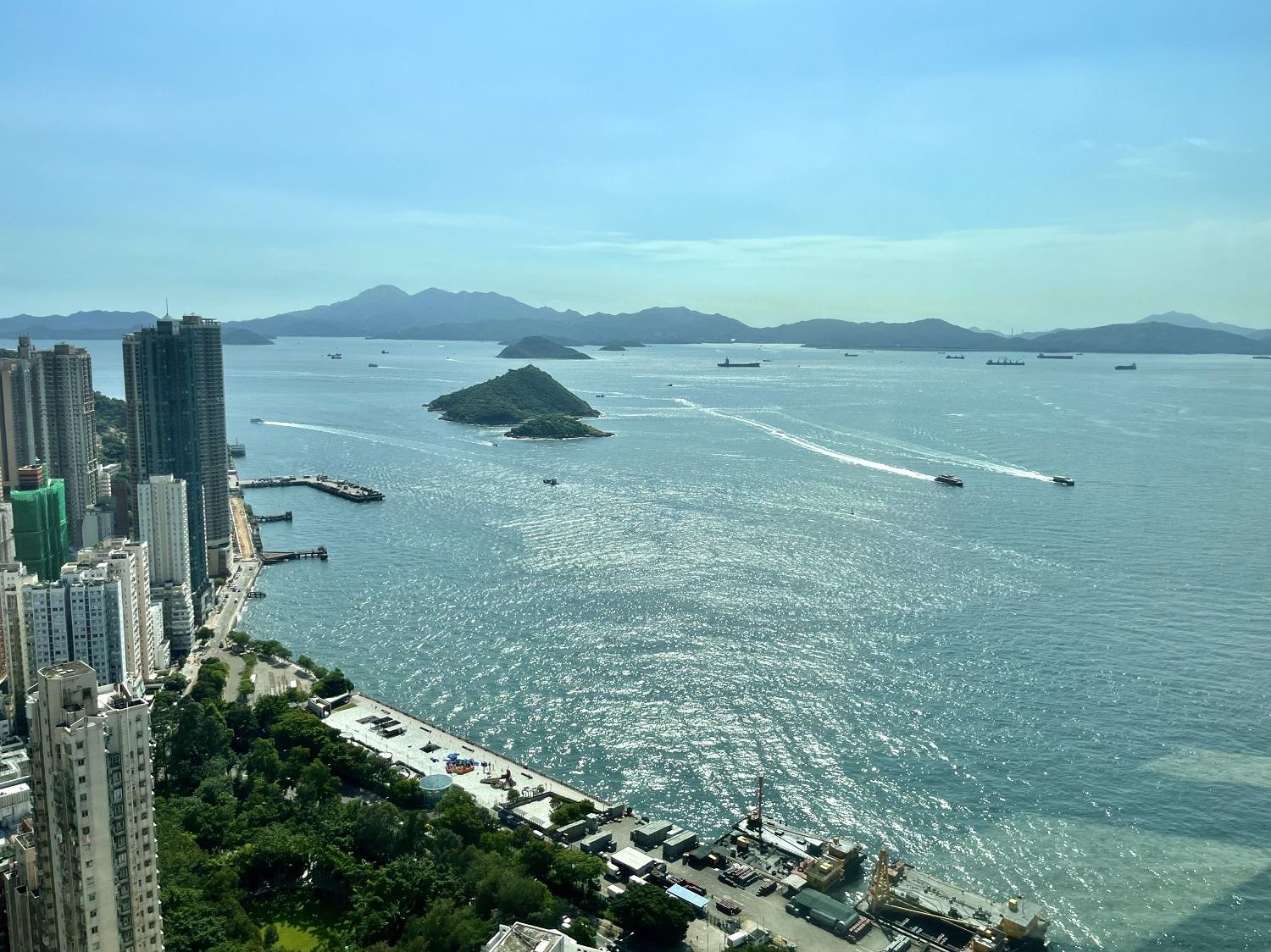 兩間睡房均享無敵海景,視野遼闊吸引。