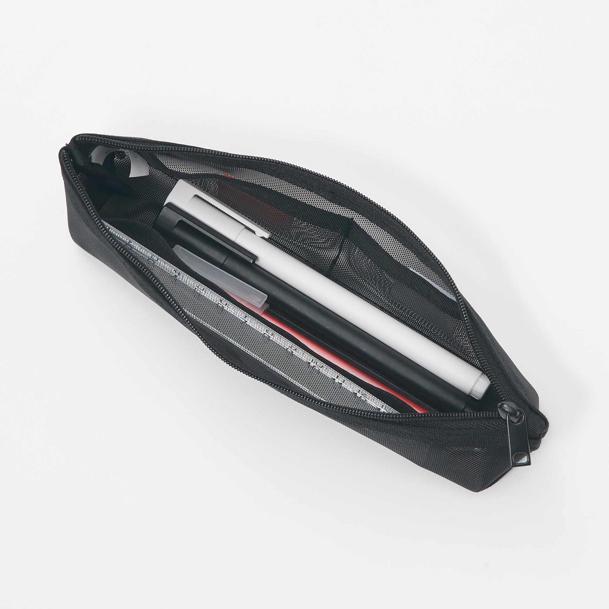 尼龍網狀船型筆袋連分隔│採用輕巧的尼龍素材製成,可輕易看見內存物品。備有內方便使用。優惠價:八折 (HK$28) (原價:HK$35)