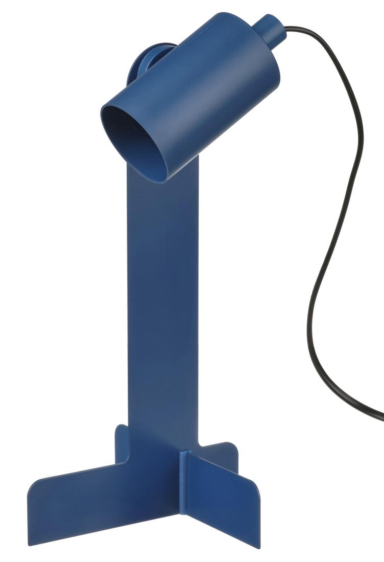 FLOTTILJ 檯燈燈頭位置可轉動,要看書或工作時可以將燈頭向下照射,亦可以將燈頭轉向上成為晚間宿舍氛圍燈,避免燈光太刺眼,方便遷就室友作息時間。檯燈設計輕巧,適用於細小空間及方便移動至所需位置,用作床上或桌上閱讀學習的照明均可。$69.9