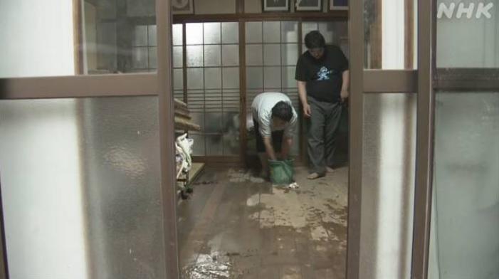 颱風蘭恩|京都府舞鶴市有住戶被洪水淹浸。(互聯網)