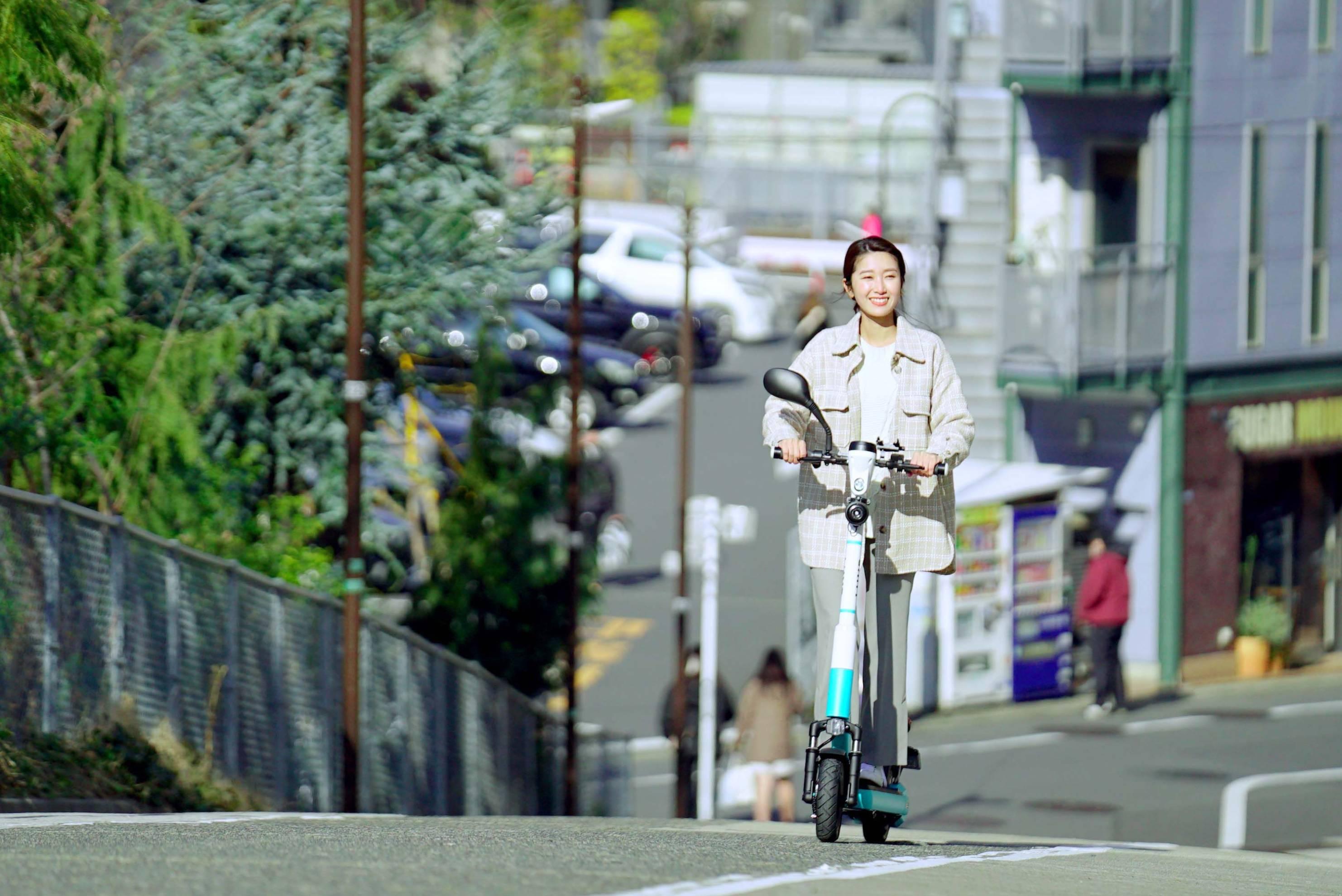 除了提供電動滑板車外,LUUP還有電動單車出租。(圖片:PR TIMES)