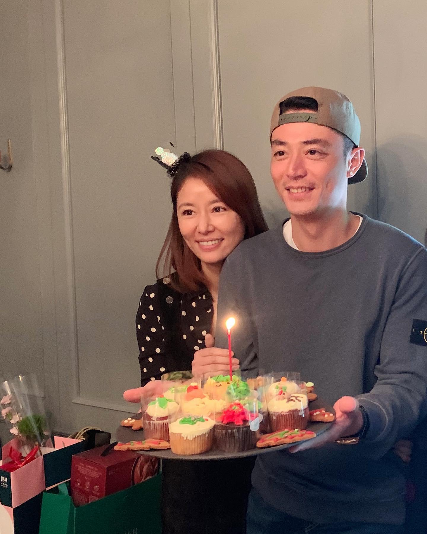 林心如(左)與霍建華(右)不時透過社群平台分享甜蜜合照。(圖/翻攝自林心如Facebook)